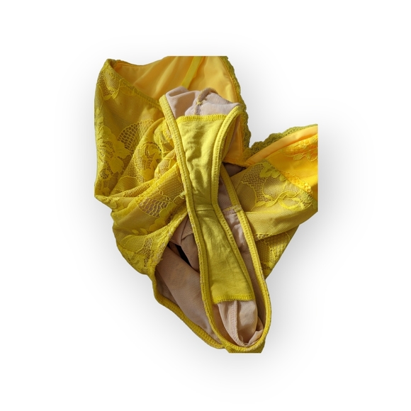 NBD Revolve Lace Bodysuit - Picture 6 of 11